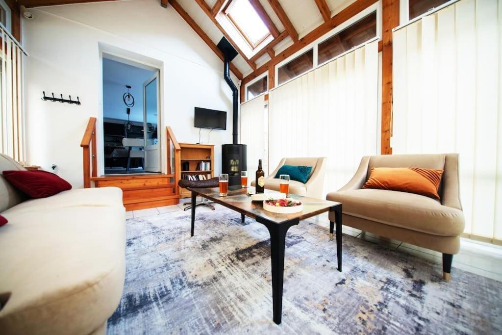 La Coquette ! Maison Au Coeur De La Bresse Avec Veranda Barbecue Garage Baby-Foot Et Barre De Son Exteriör bild